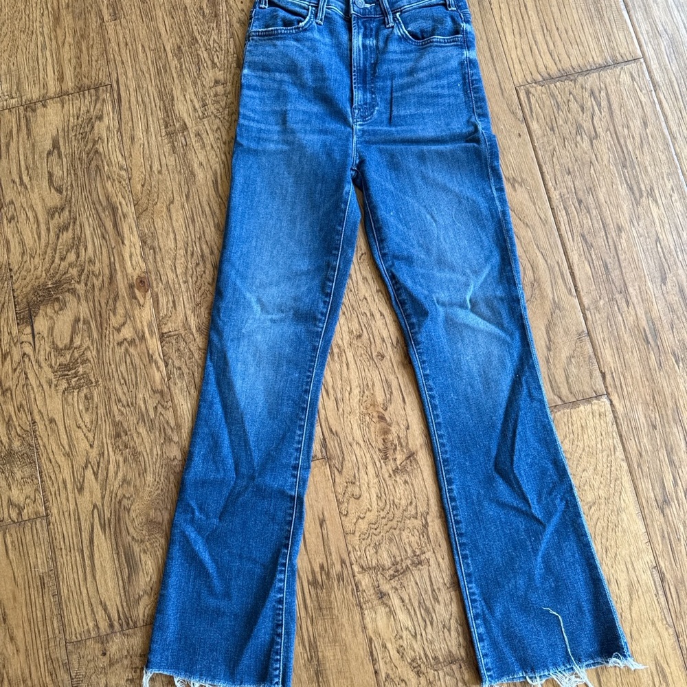 MOTHER The Insider Crop Step Fray Jeans Size 24 Blue Raw Hem